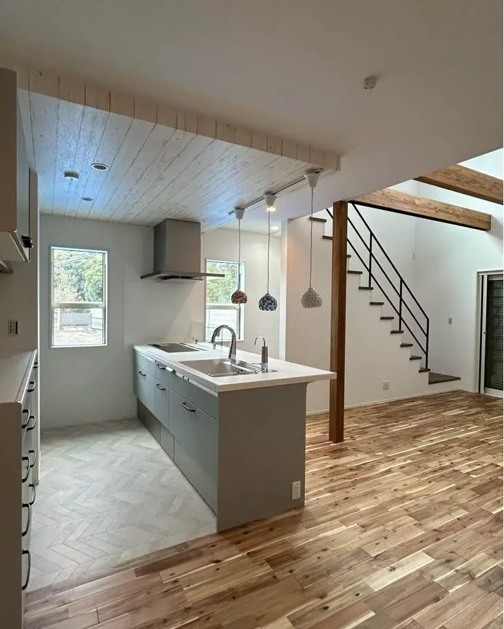 『木のぬくもり感じるかわいいナチュラルハウス』